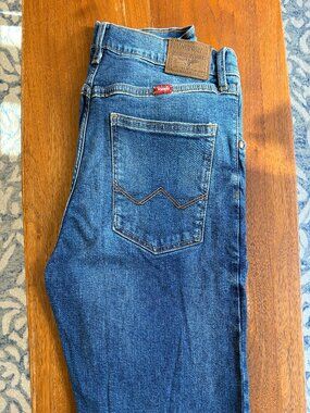 Wrangler Relaxed Boot Cut Jeans